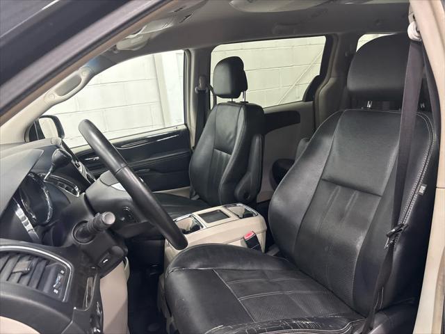 Used 2012 Chrysler Town & Country For Sale in Wilmington, OH