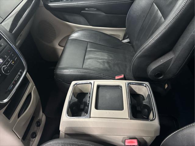 Used 2012 Chrysler Town & Country For Sale in Wilmington, OH