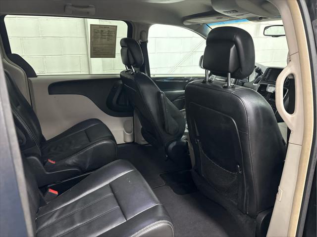 Used 2012 Chrysler Town & Country For Sale in Wilmington, OH