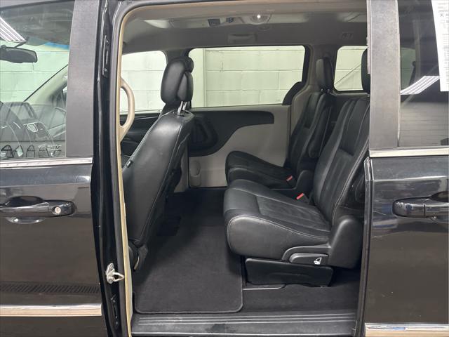 Used 2012 Chrysler Town & Country For Sale in Wilmington, OH