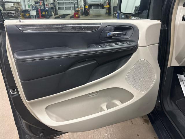 Used 2012 Chrysler Town & Country For Sale in Wilmington, OH