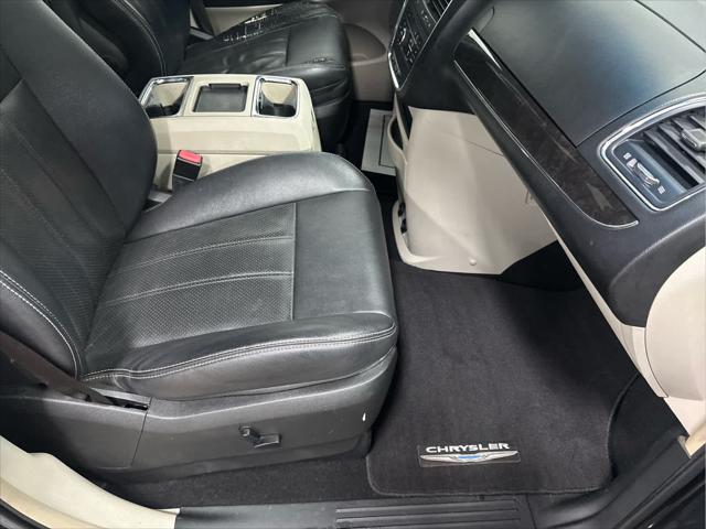 Used 2012 Chrysler Town & Country For Sale in Wilmington, OH