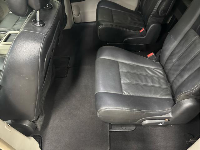 Used 2012 Chrysler Town & Country For Sale in Wilmington, OH