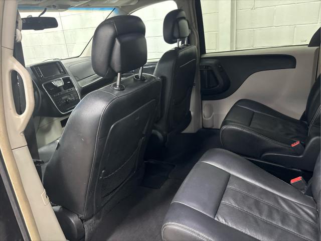 Used 2012 Chrysler Town & Country For Sale in Wilmington, OH