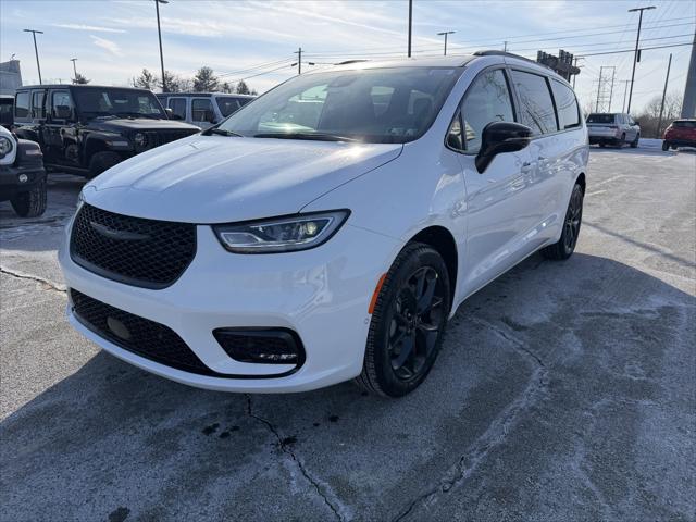 2026 Chrysler Pacifica Select AWD for sale in Reading, PA