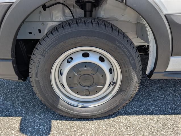 2026 Ford Transit Cargo Van T-250 148 Med Rf 9150 GVWR RWD