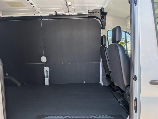 2026 Ford Transit Cargo Van T-250 148 Med Rf 9150 GVWR RWD