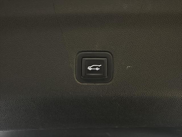 2023 Chevrolet Suburban 4WD LT
