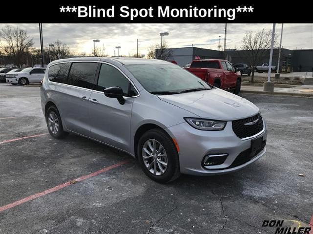 2026 Chrysler Pacifica Select AWD