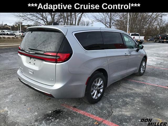 2026 Chrysler Pacifica Select AWD