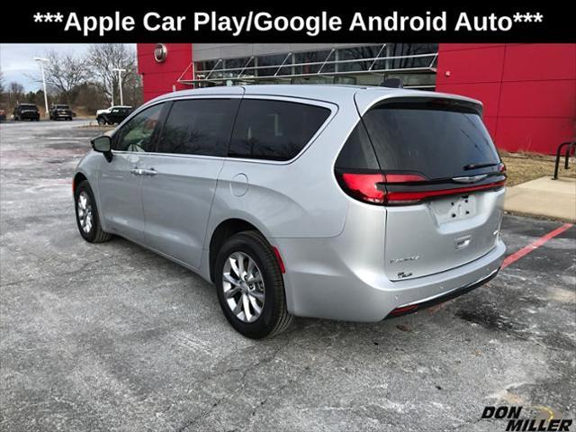 2026 Chrysler Pacifica Select AWD
