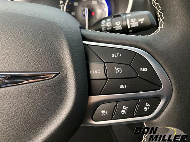 2026 Chrysler Pacifica Select AWD