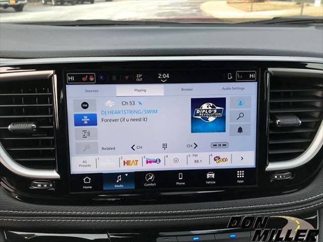 2026 Chrysler Pacifica Select AWD