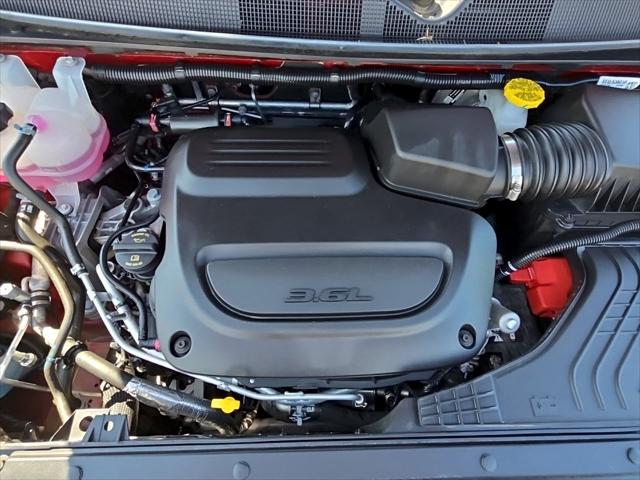 2026 Chrysler Pacifica Select AWD
