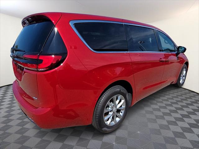 2026 Chrysler Pacifica Select AWD