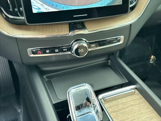 2026 Volvo XC60 B5 Core