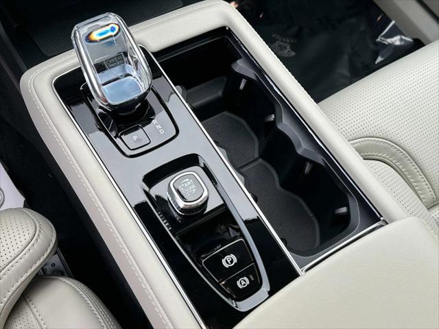 2026 Volvo XC90 Plug-In Hybrid T8 Ultra Dark Theme 7-Seater