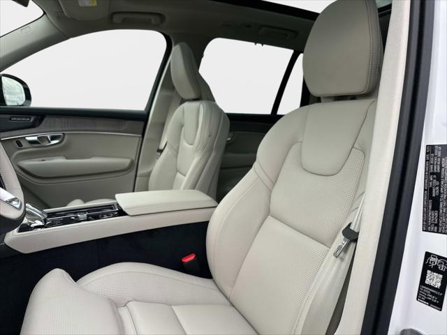 2026 Volvo XC90 Plug-In Hybrid T8 Ultra Dark Theme 7-Seater