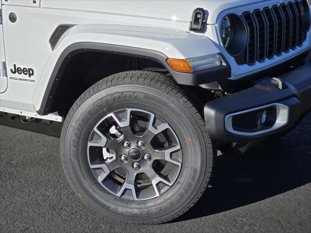 2026 Jeep Gladiator GLADIATOR SAHARA 4X4