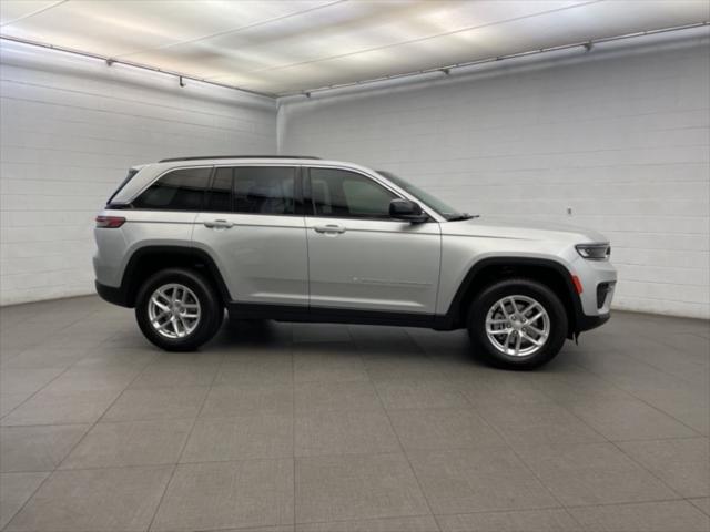 2025 Jeep Grand Cherokee GRAND CHEROKEE LAREDO 4X4