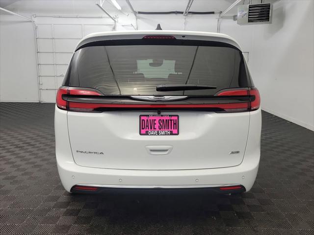 2026 Chrysler Pacifica Select AWD