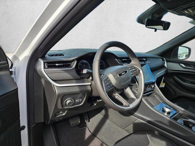 2025 Jeep Grand Cherokee GRAND CHEROKEE L LAREDO 4X2