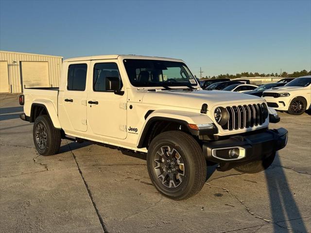 2026 Jeep Gladiator GLADIATOR SAHARA 4X4