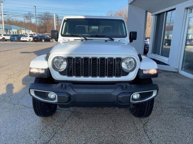 2026 Jeep Gladiator GLADIATOR SAHARA 4X4