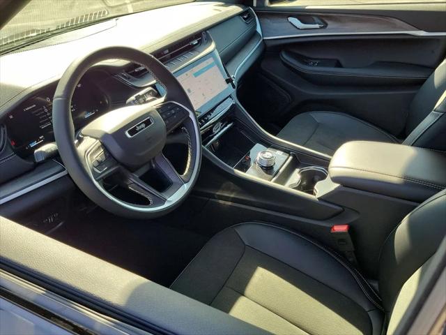 2026 Jeep Grand Cherokee Altitude 4x2