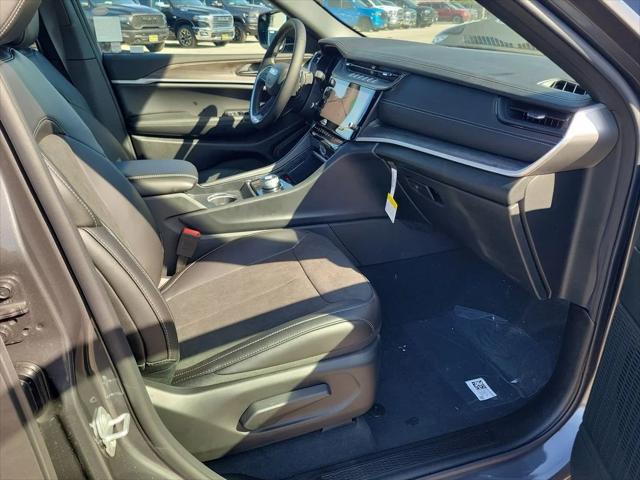 2026 Jeep Grand Cherokee Altitude 4x2