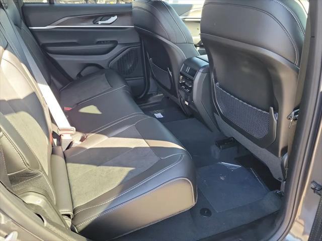 2026 Jeep Grand Cherokee Altitude 4x2