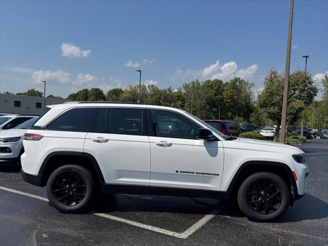 2026 Jeep Grand Cherokee GRAND CHEROKEE LAREDO ALTITUDE 4X4