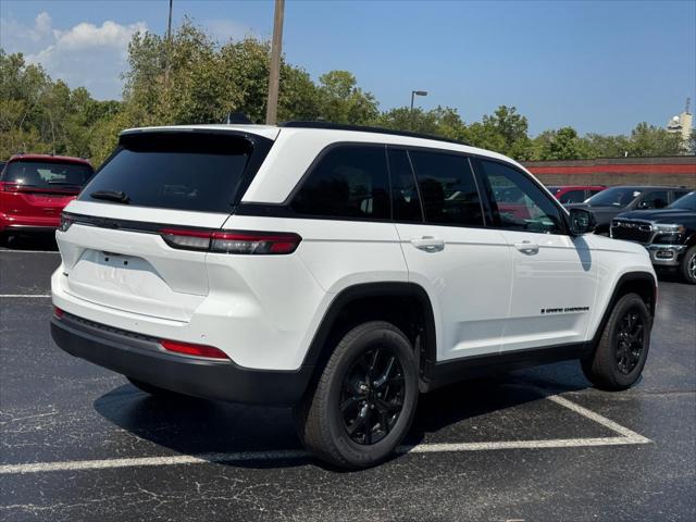2026 Jeep Grand Cherokee GRAND CHEROKEE LAREDO ALTITUDE 4X4