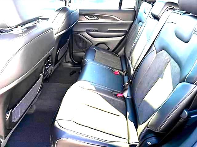 2026 Jeep Grand Cherokee GRAND CHEROKEE LAREDO ALTITUDE 4X4 2026 Jeep Grand Cherokee GRAND CHEROKEE LAREDO ALTITUDE 4X4