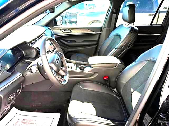 2026 Jeep Grand Cherokee GRAND CHEROKEE LAREDO ALTITUDE 4X4 2026 Jeep Grand Cherokee GRAND CHEROKEE LAREDO ALTITUDE 4X4