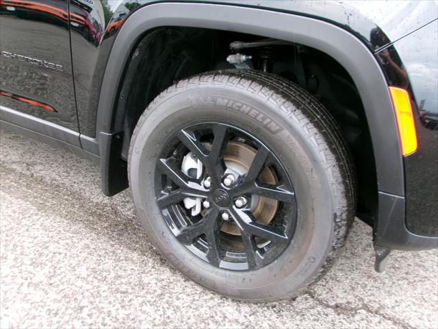 2026 Jeep Grand Cherokee GRAND CHEROKEE LAREDO ALTITUDE 4X4 2026 Jeep Grand Cherokee GRAND CHEROKEE LAREDO ALTITUDE 4X4