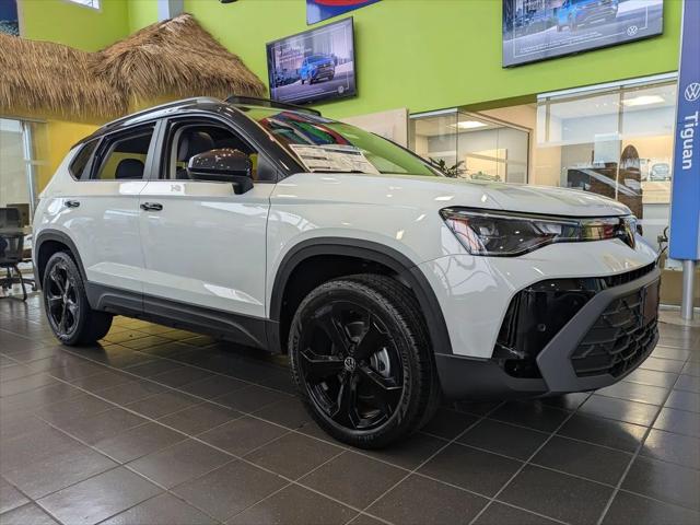 2026 Volkswagen Taos SE Black