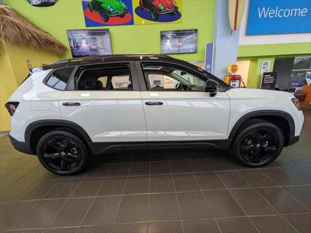 2026 Volkswagen Taos SE Black