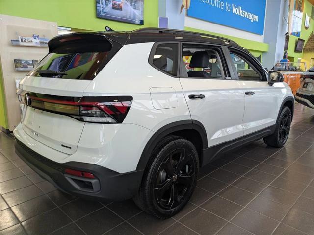 2026 Volkswagen Taos SE Black