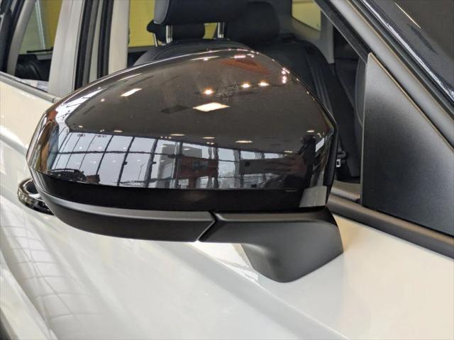 2026 Volkswagen Taos SE Black
