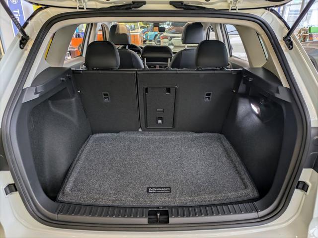 2026 Volkswagen Taos SE Black