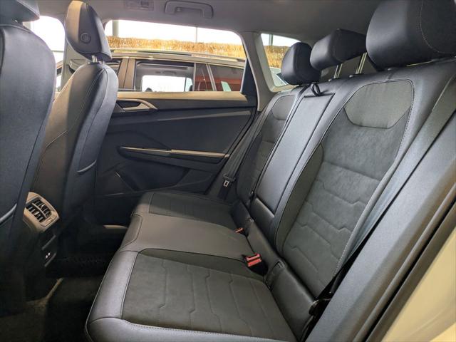 2026 Volkswagen Taos SE Black