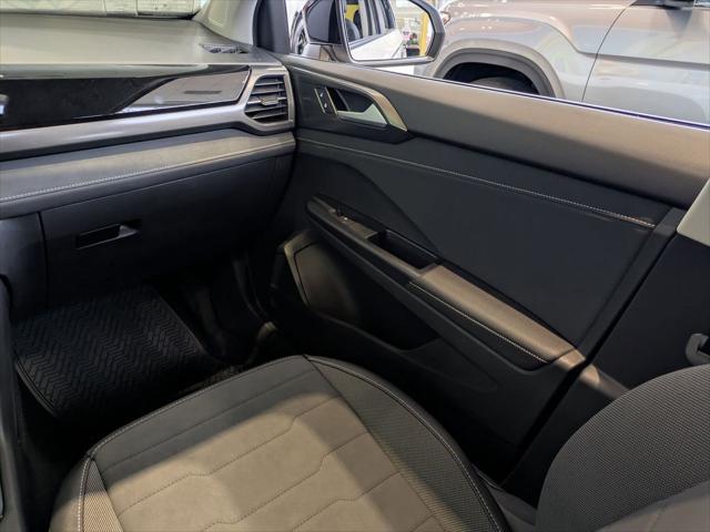 2026 Volkswagen Taos SE Black