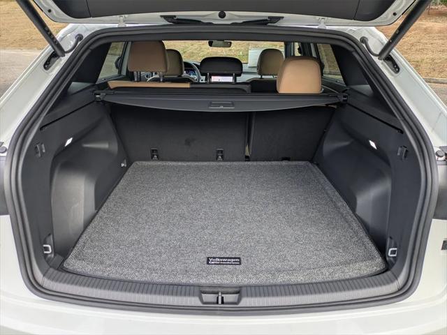 2026 Volkswagen Atlas Cross Sport SEL R-Line Black