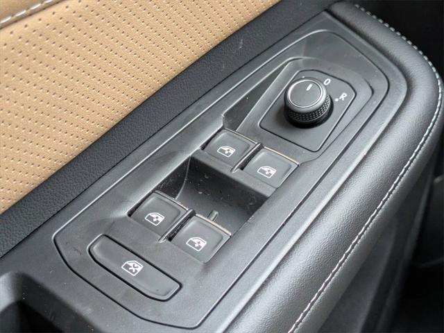 2026 Volkswagen Atlas Cross Sport SEL R-Line Black