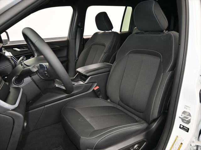 2024 Jeep Grand Cherokee L Laredo 4x2
