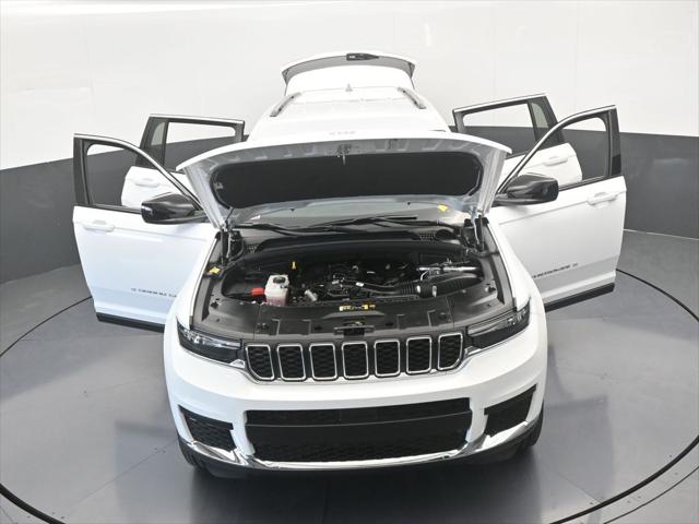 2024 Jeep Grand Cherokee L Laredo 4x2