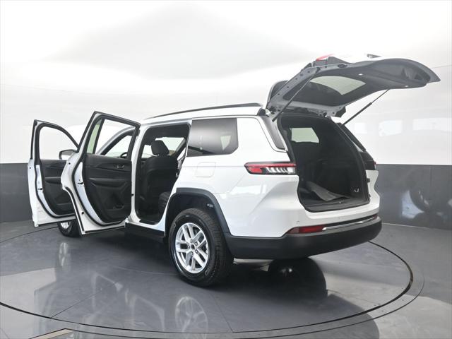 2024 Jeep Grand Cherokee L Laredo 4x2