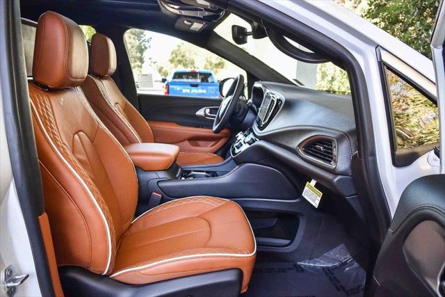 2026 Chrysler Pacifica Pinnacle AWD