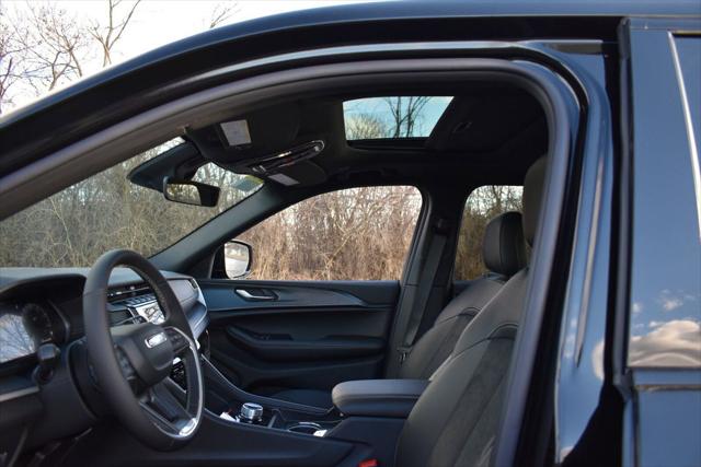 2025 Jeep Grand Cherokee Altitude X 4x4